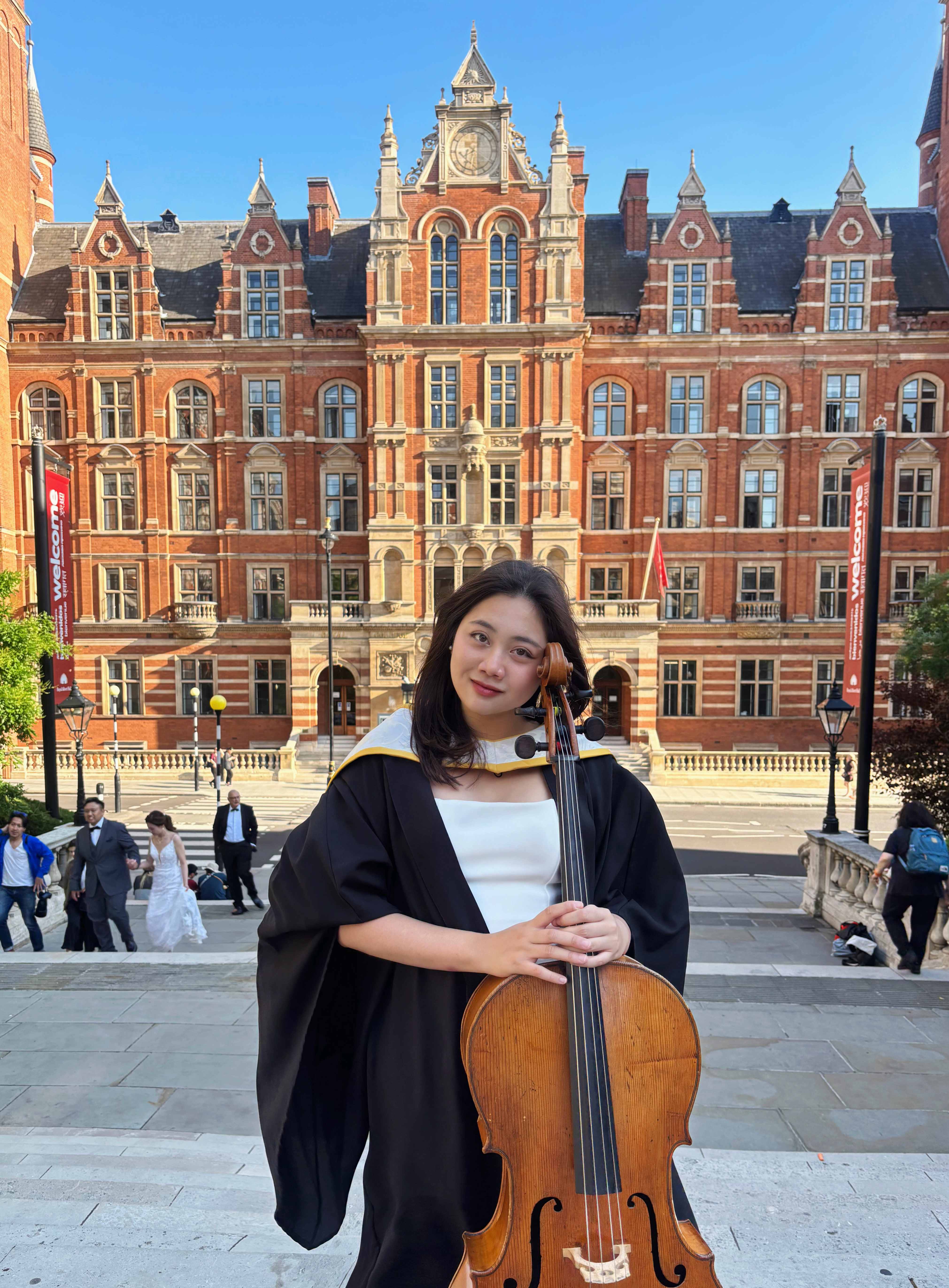 Kesara Bunayamongkol at Royal College of Music graduation